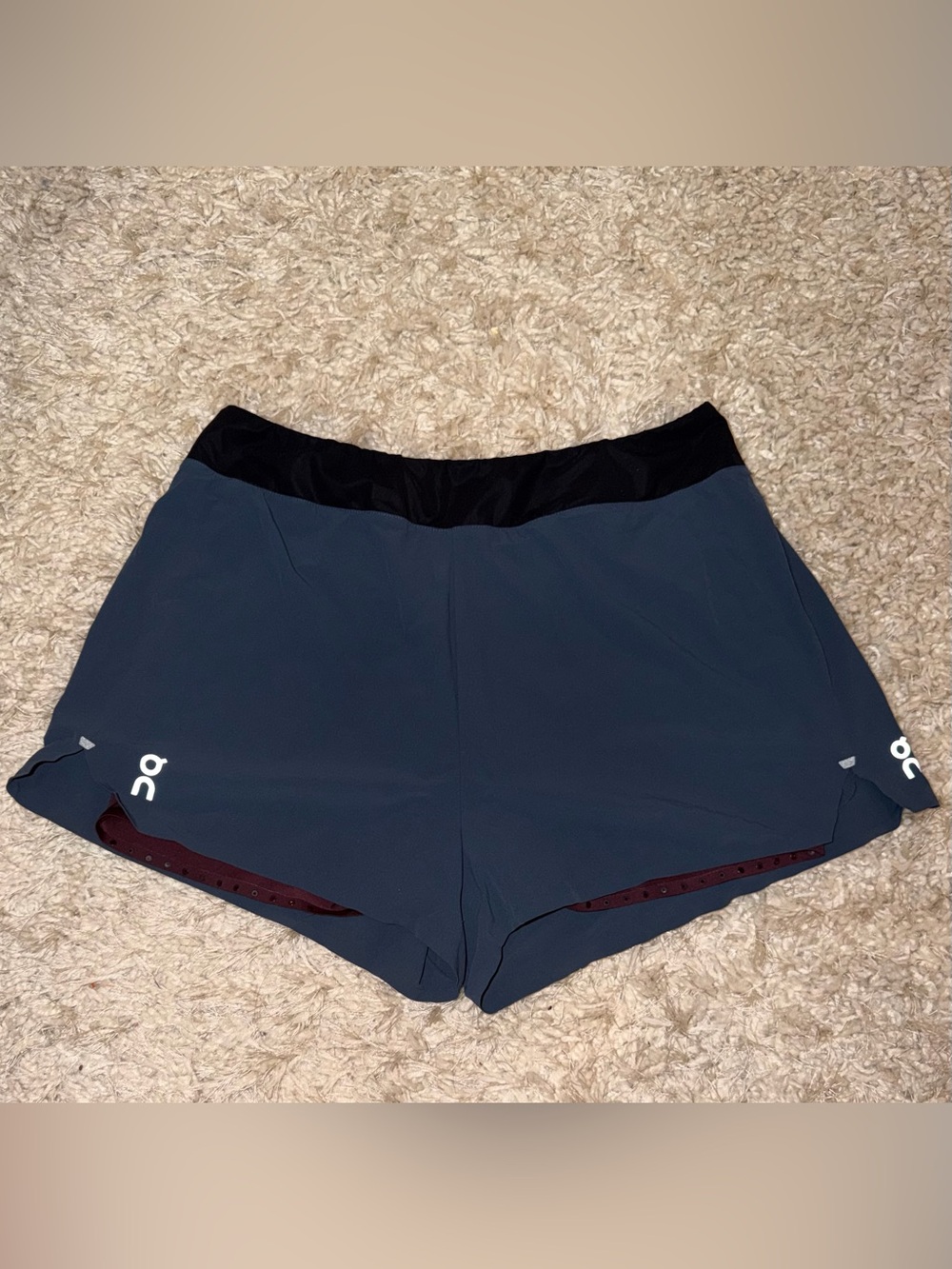On Running Women’s Running Shorts Navy/Maroon Size Small